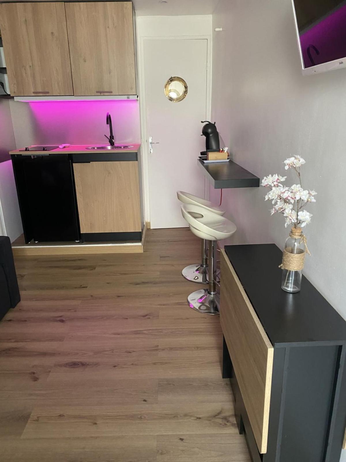 Apartment Cosy A 250 M De La Plage, Pointe Croisette *